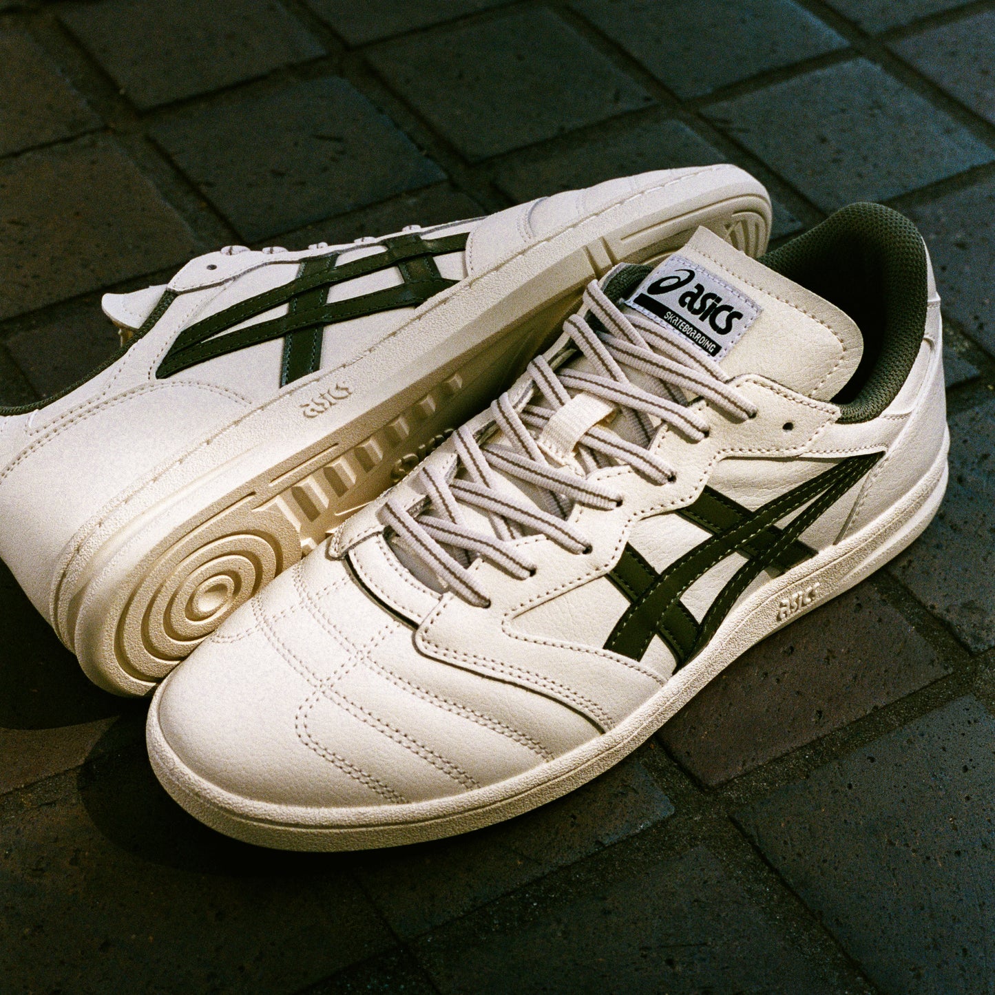 Asics Leggerezza FB Birch/Loden Green