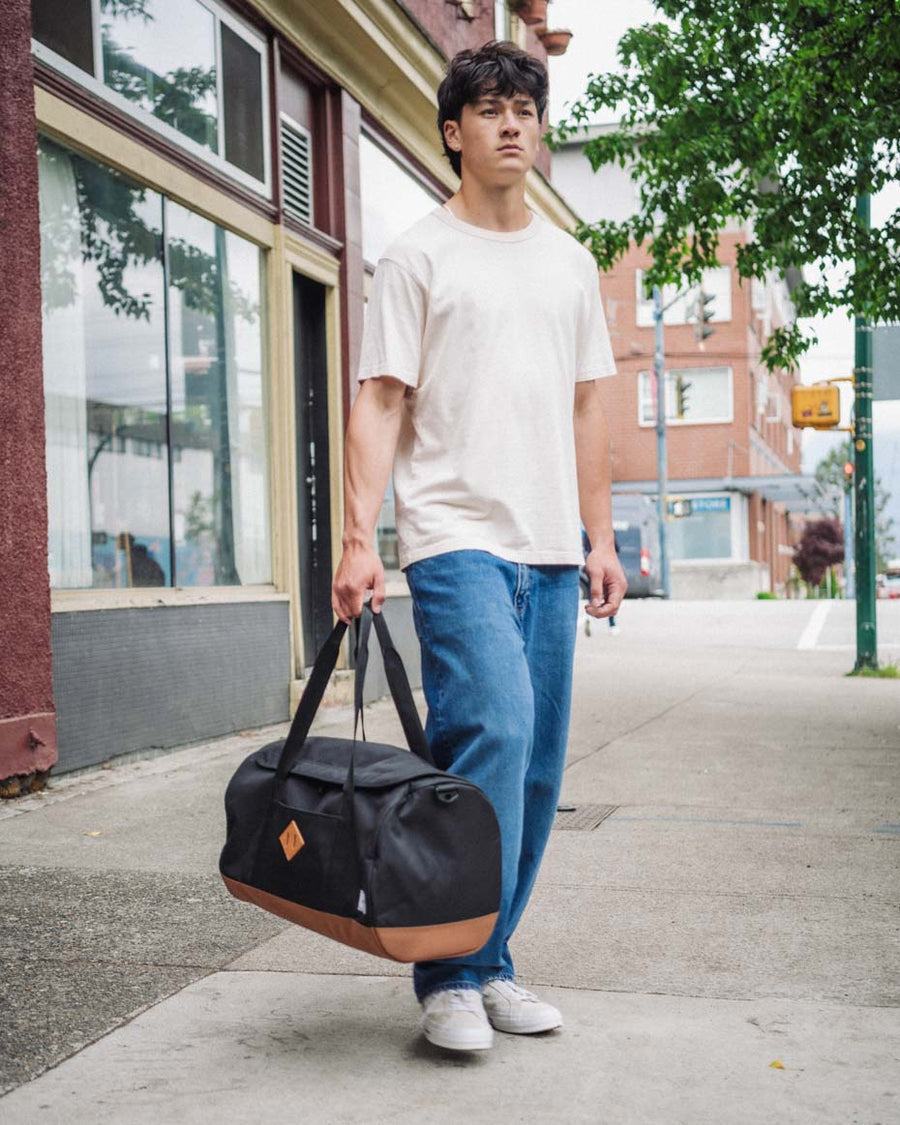 Herschel Supply Co. Heritage Duffle - 40L Navy / Saddle