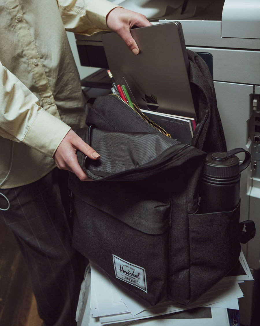 Herschel Supply Co. Classic Backpack XL - 30L Black Tonal
