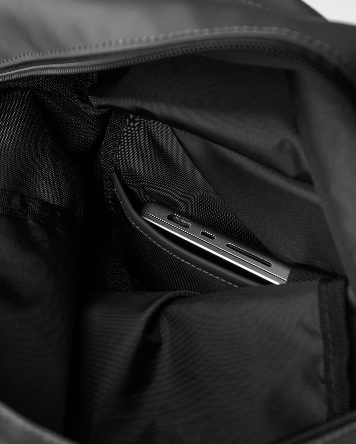 Sandqvist STREAM Rolltop Backpack L Black
