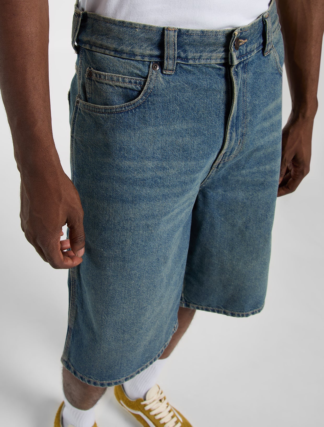 Dickies 958 13-Inch Loose Short Khaki Tinted Blue