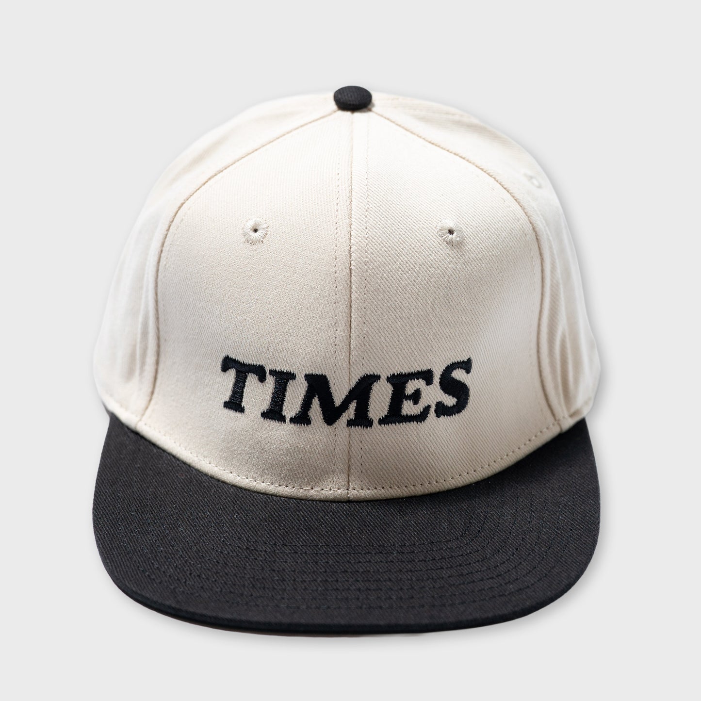 Times Contrast Logo Cap Black/Natural