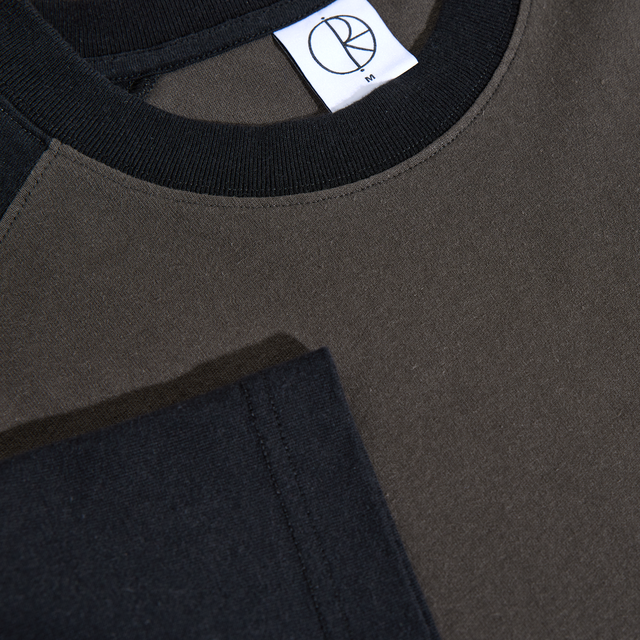 Polar Doe Tee Dirty Black / Black